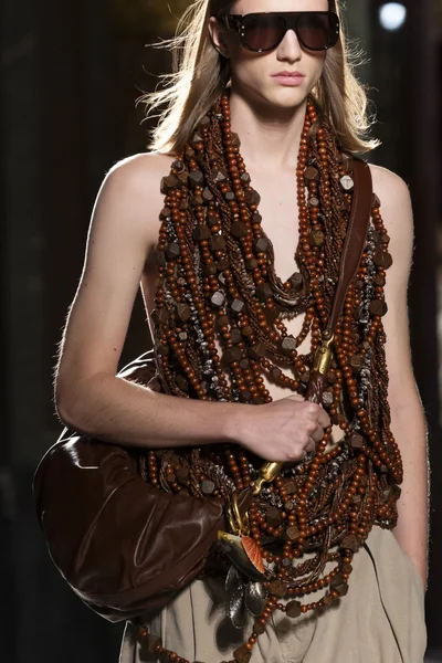 Look 57